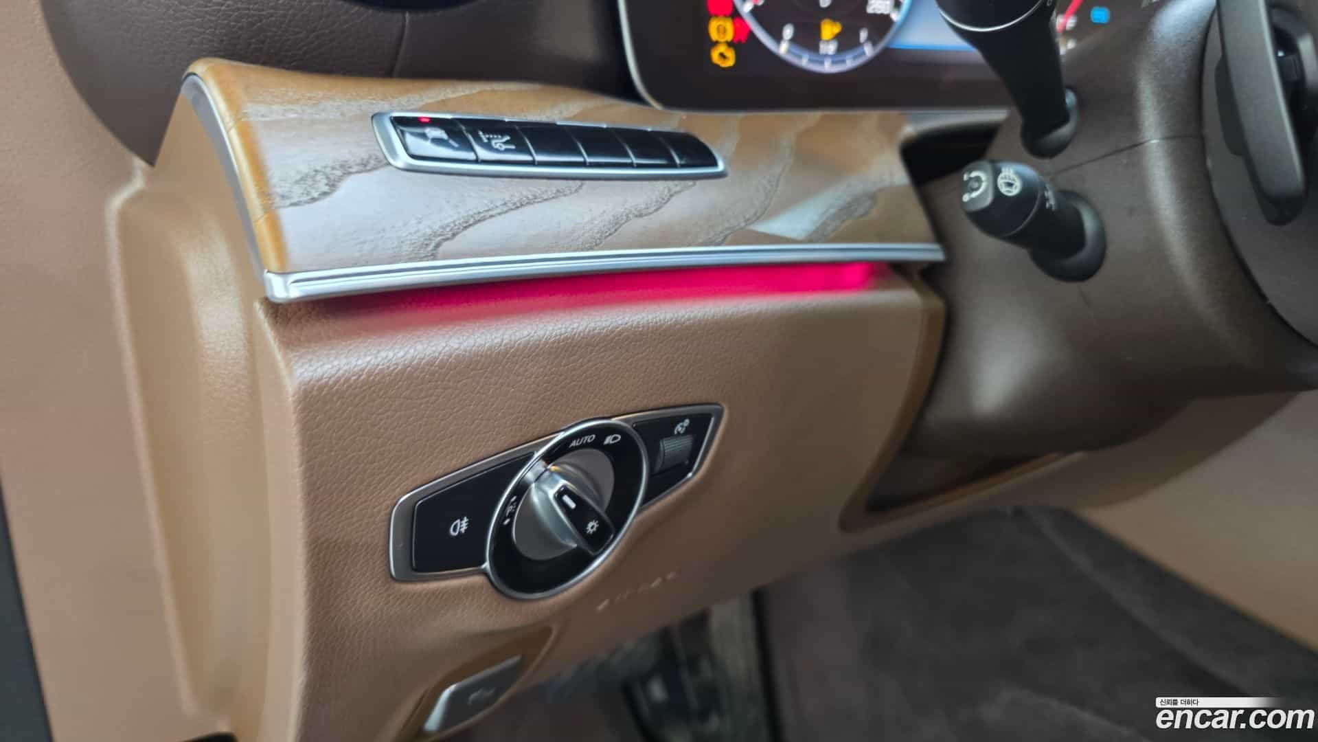 E-Class Mercedes-Benz 2019.11-OPTION-043