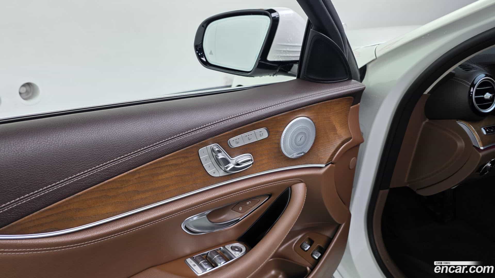 E-Class Mercedes-Benz 2019.11-OPTION-048