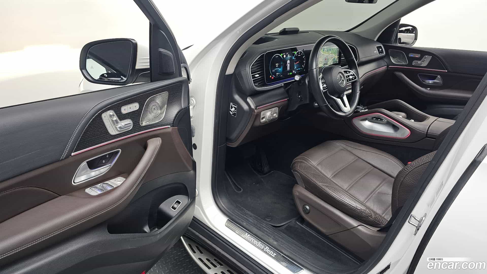 GLE-Class Mercedes-Benz 2023.5-INNER-010
