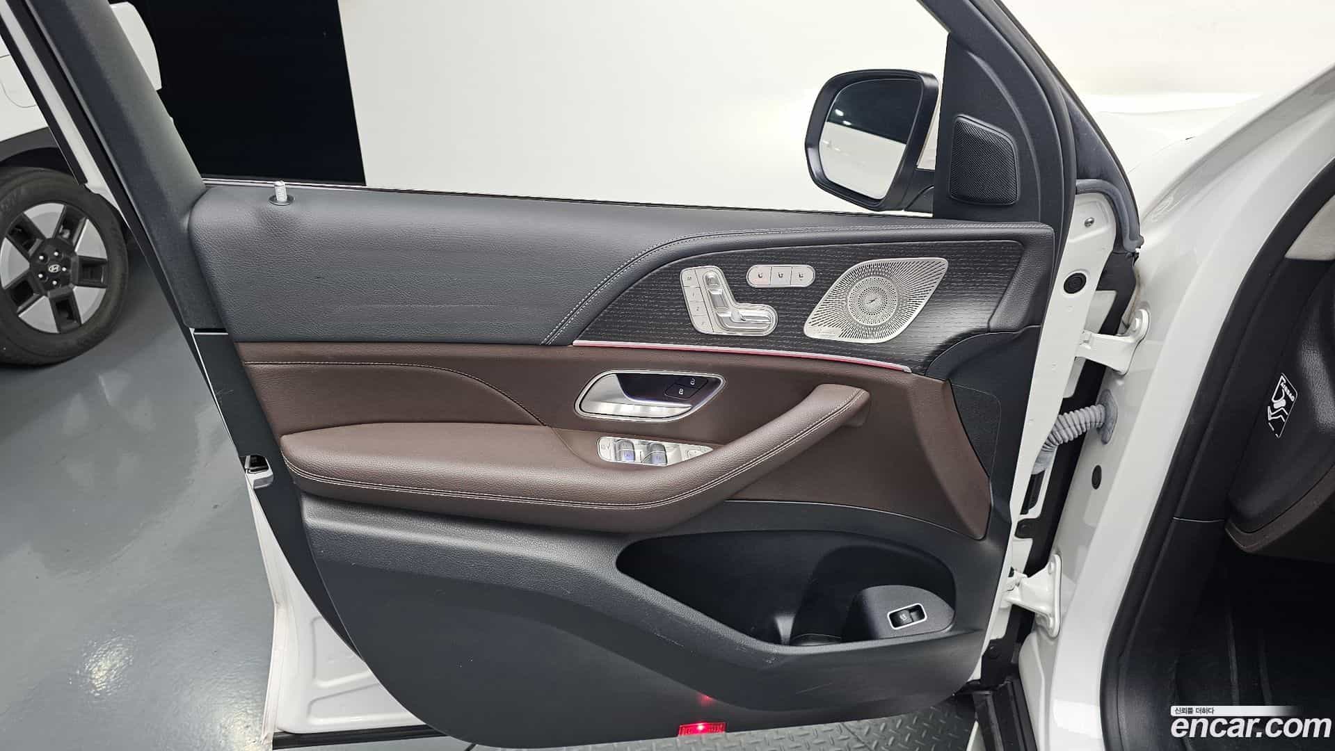 GLE-Class Mercedes-Benz 2023.5-INNER-034