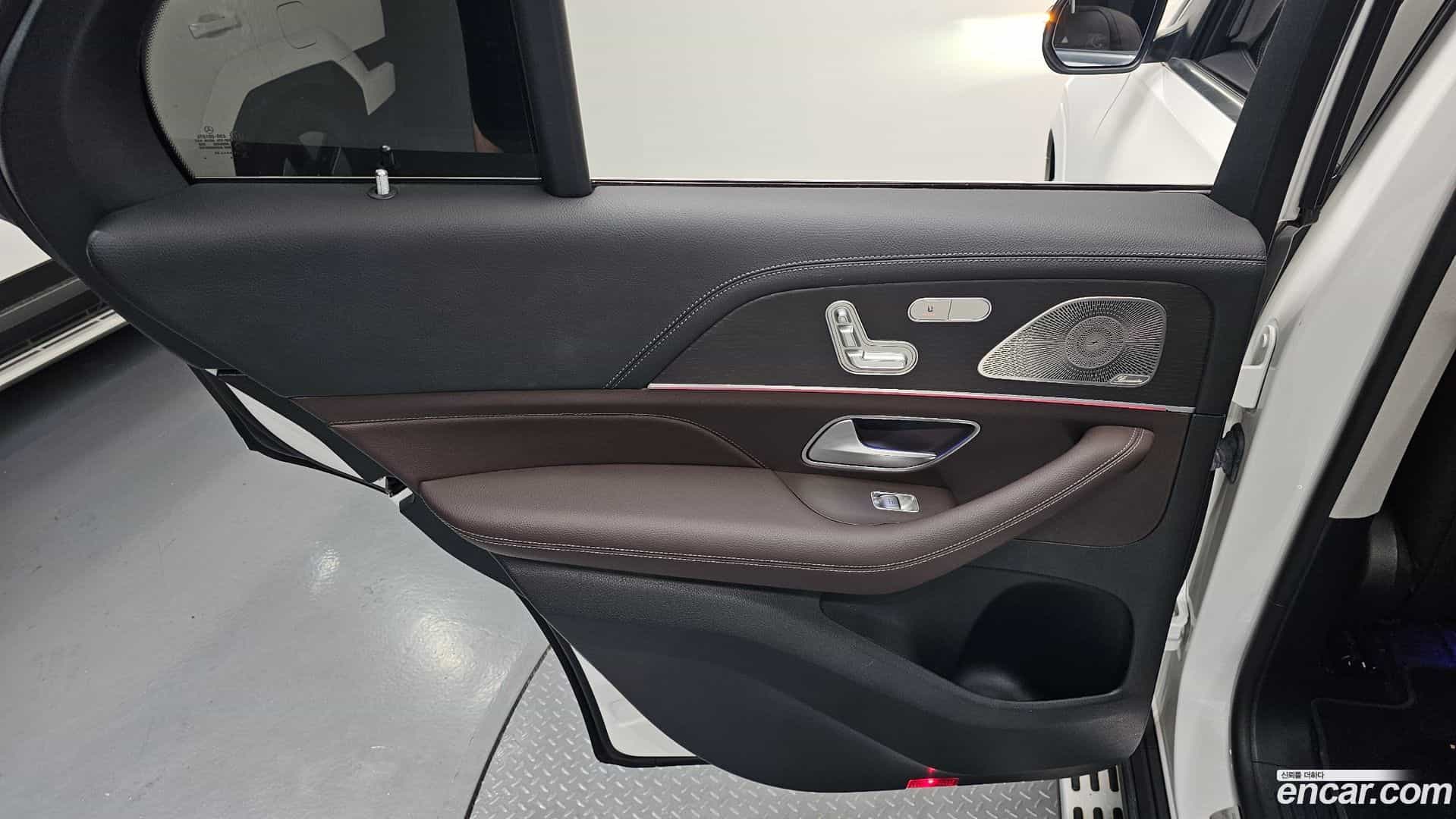 GLE-Class Mercedes-Benz 2023.5-INNER-035