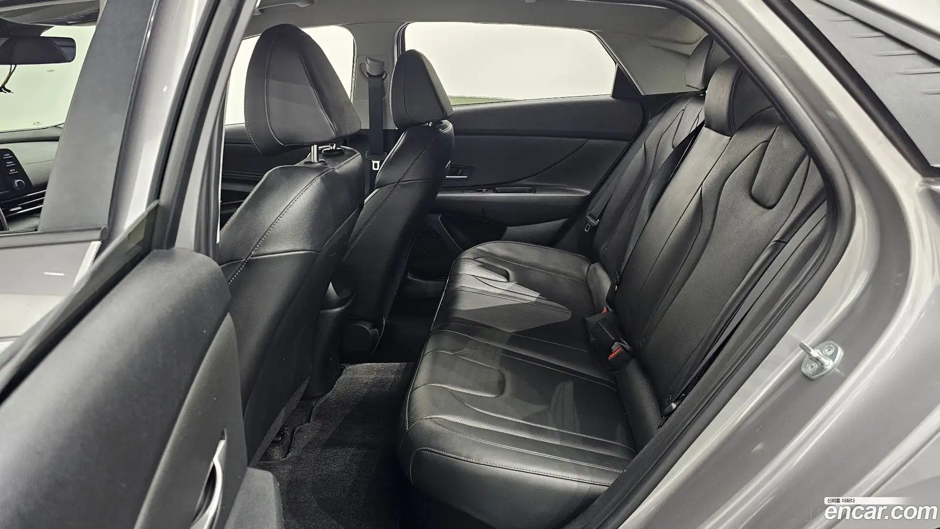 AVANTE Hyundai 2021.6-OPTION-016