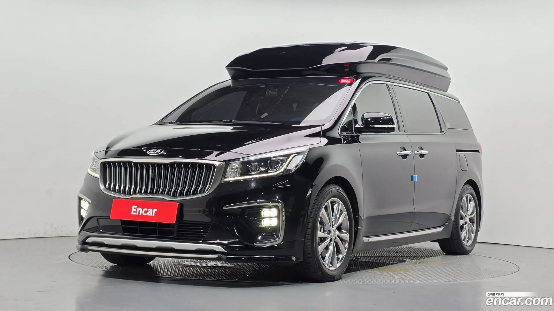 Main__Slider__Photo:Canival Kia 2018.9-0