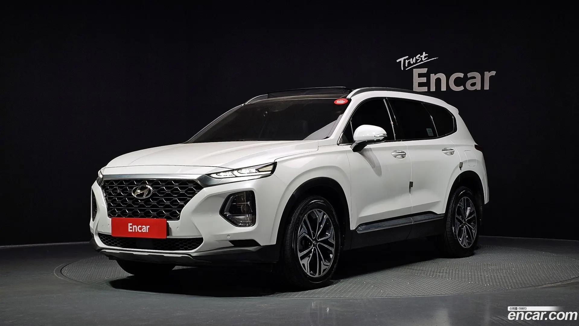 Main__Slider__Photo:Santafe Hyundai 2019.10-0