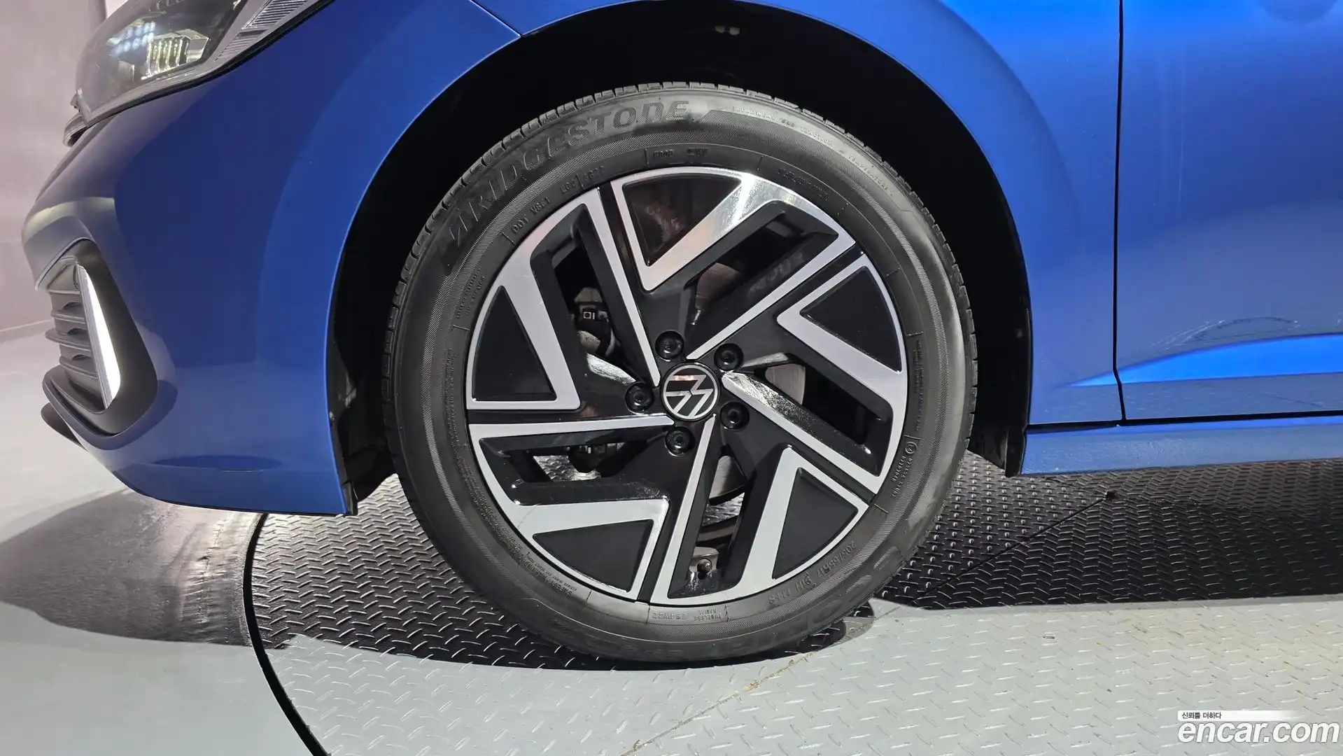Jetta Volkswagen 2023.0-OUTER-005