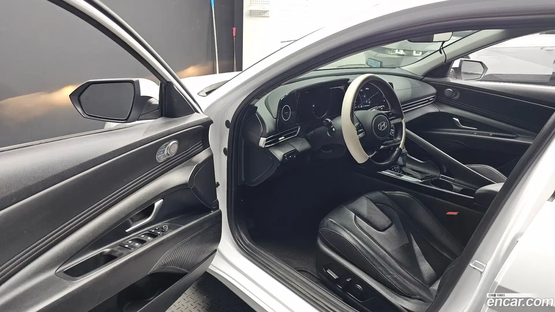 AVANTE Hyundai 2022.4-INNER-010