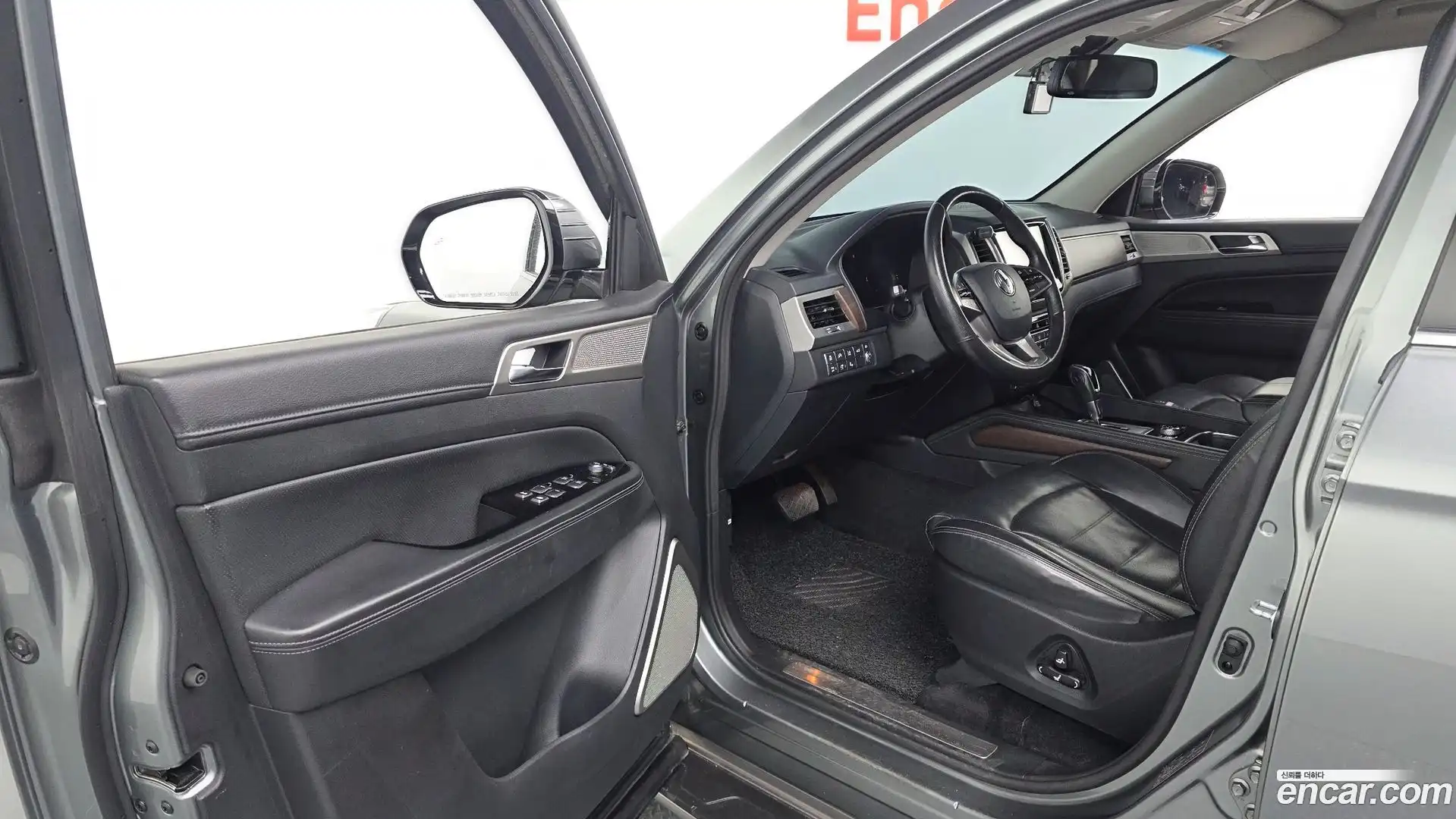 Rexton KG Mobility 2018.5-INNER-010