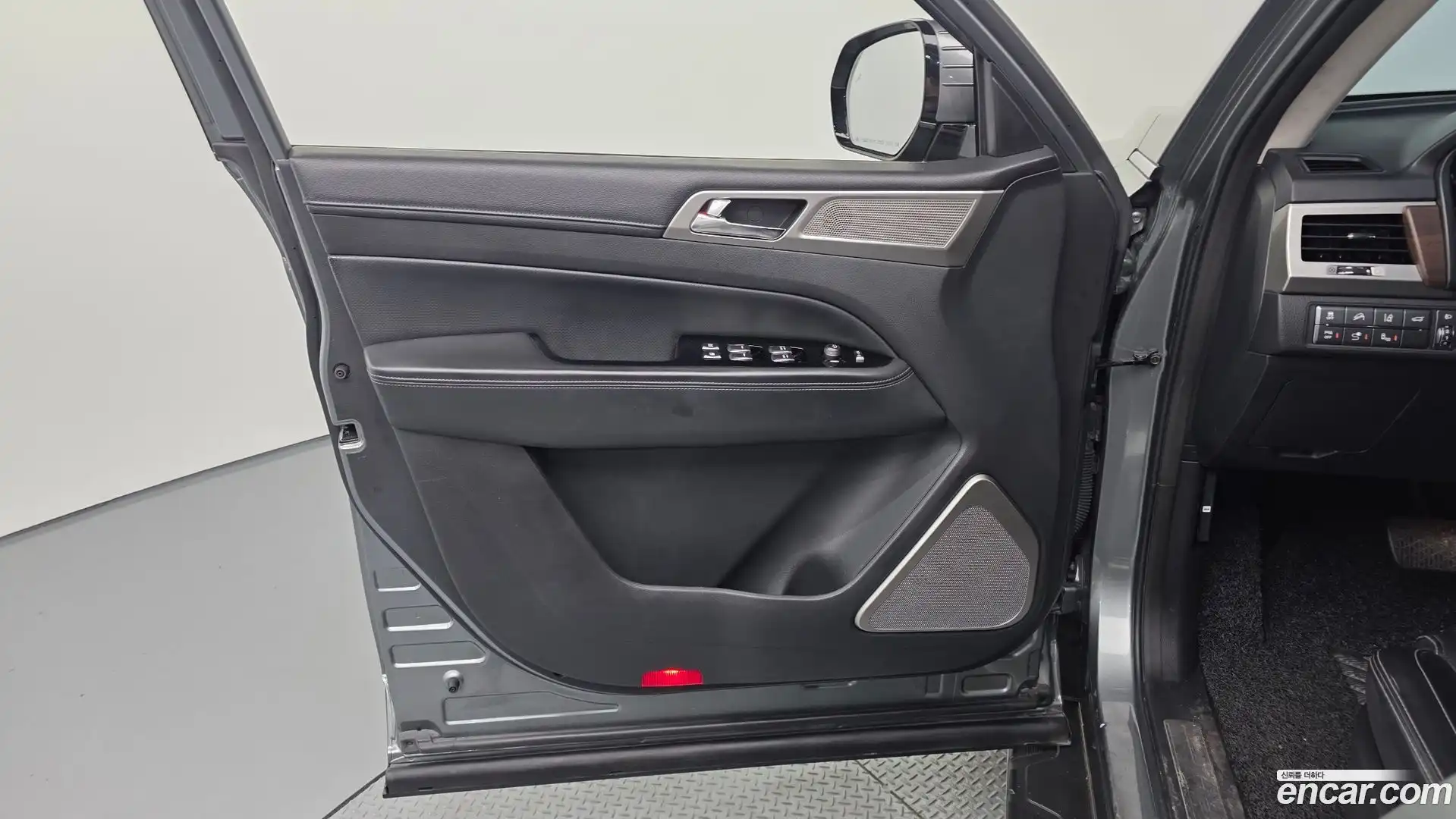 Rexton KG Mobility 2018.5-INNER-034