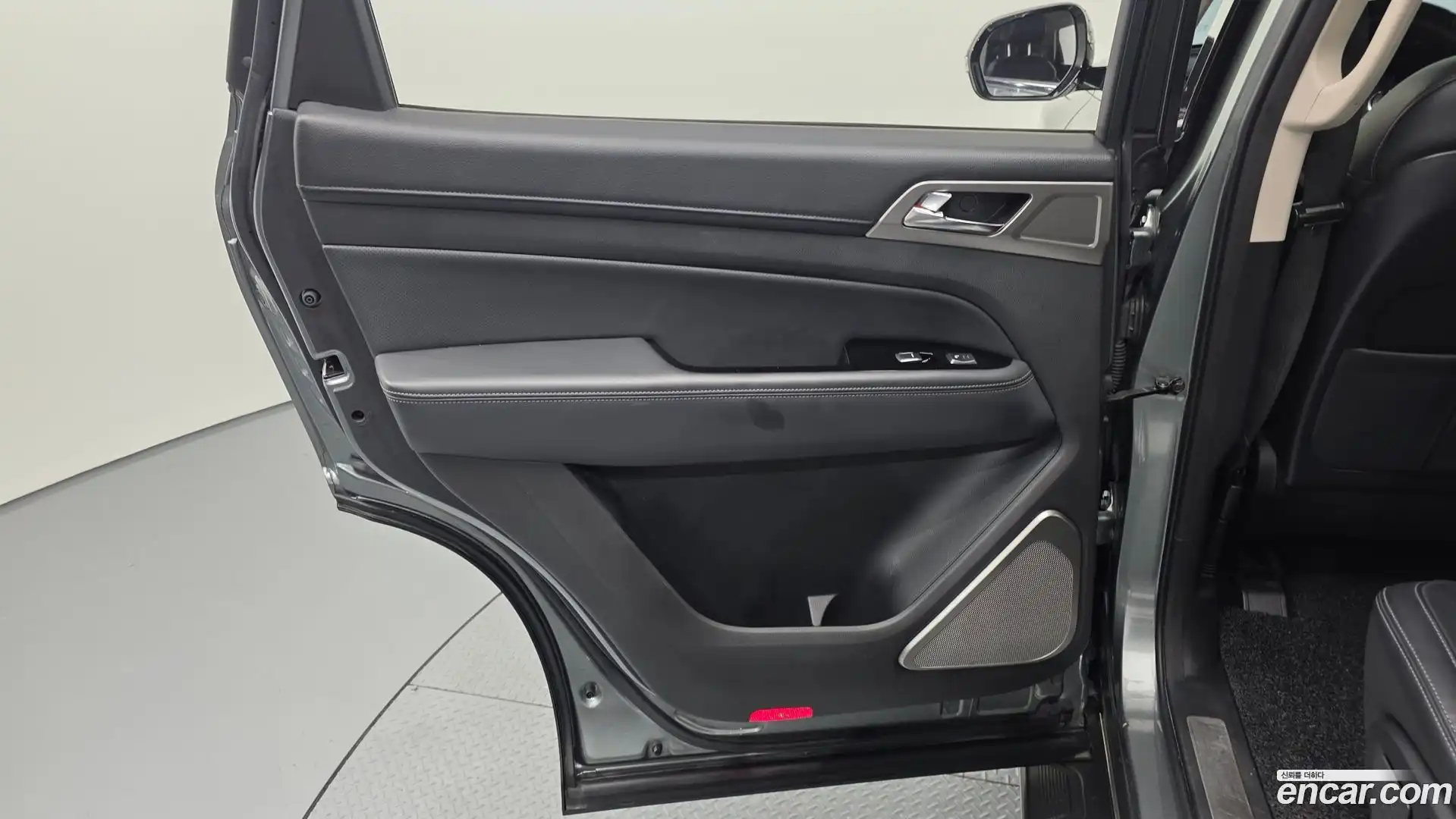 Rexton KG Mobility 2018.5-INNER-035
