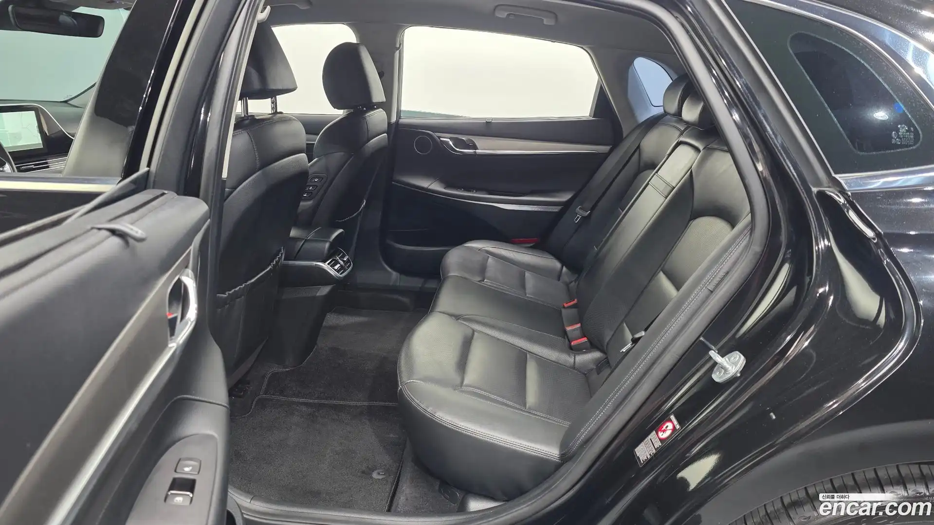 Grandeur Hyundai 2022.5-OPTION-015