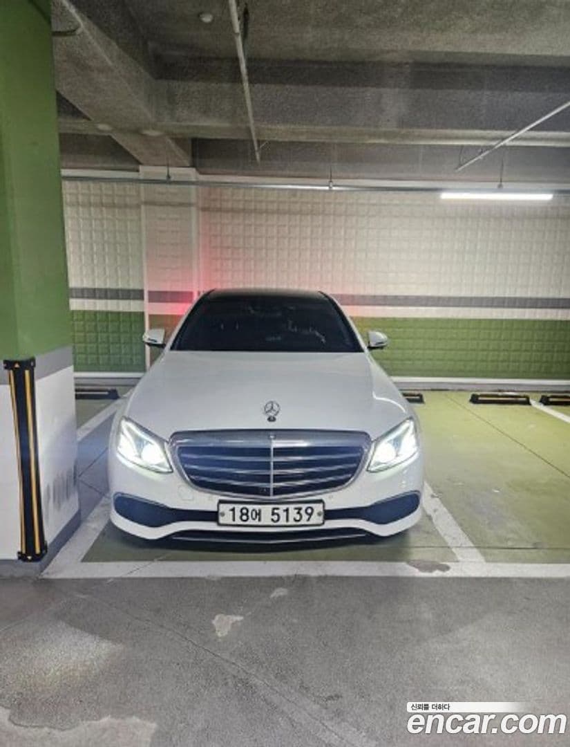 Main__Slider__Photo:E-Class Mercedes-Benz 2016.11-0