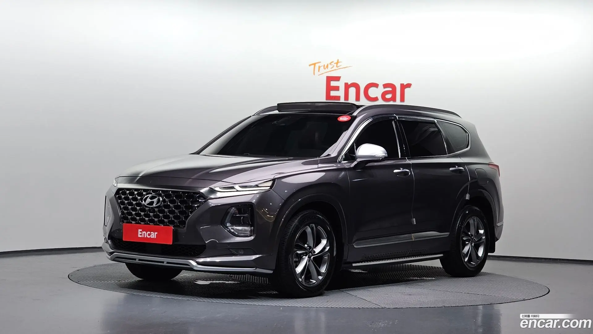 Main__Slider__Photo:Santafe Hyundai 2018.5-0