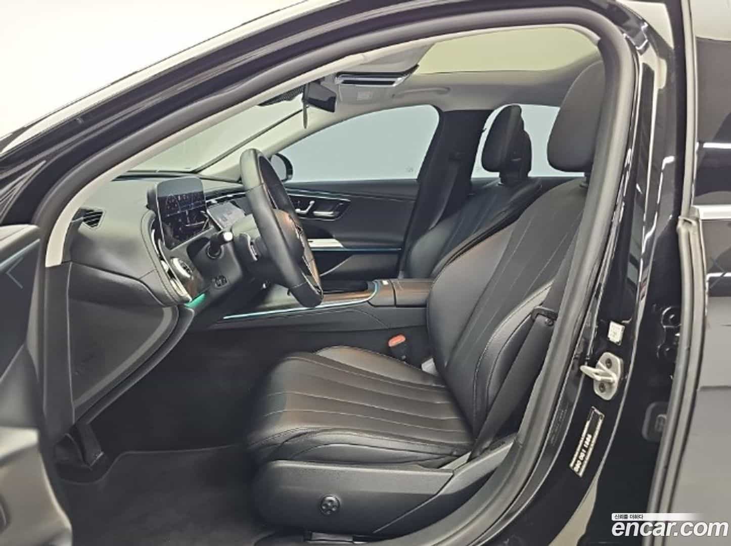 E-Class Mercedes-Benz 2024.8-OPTION-015