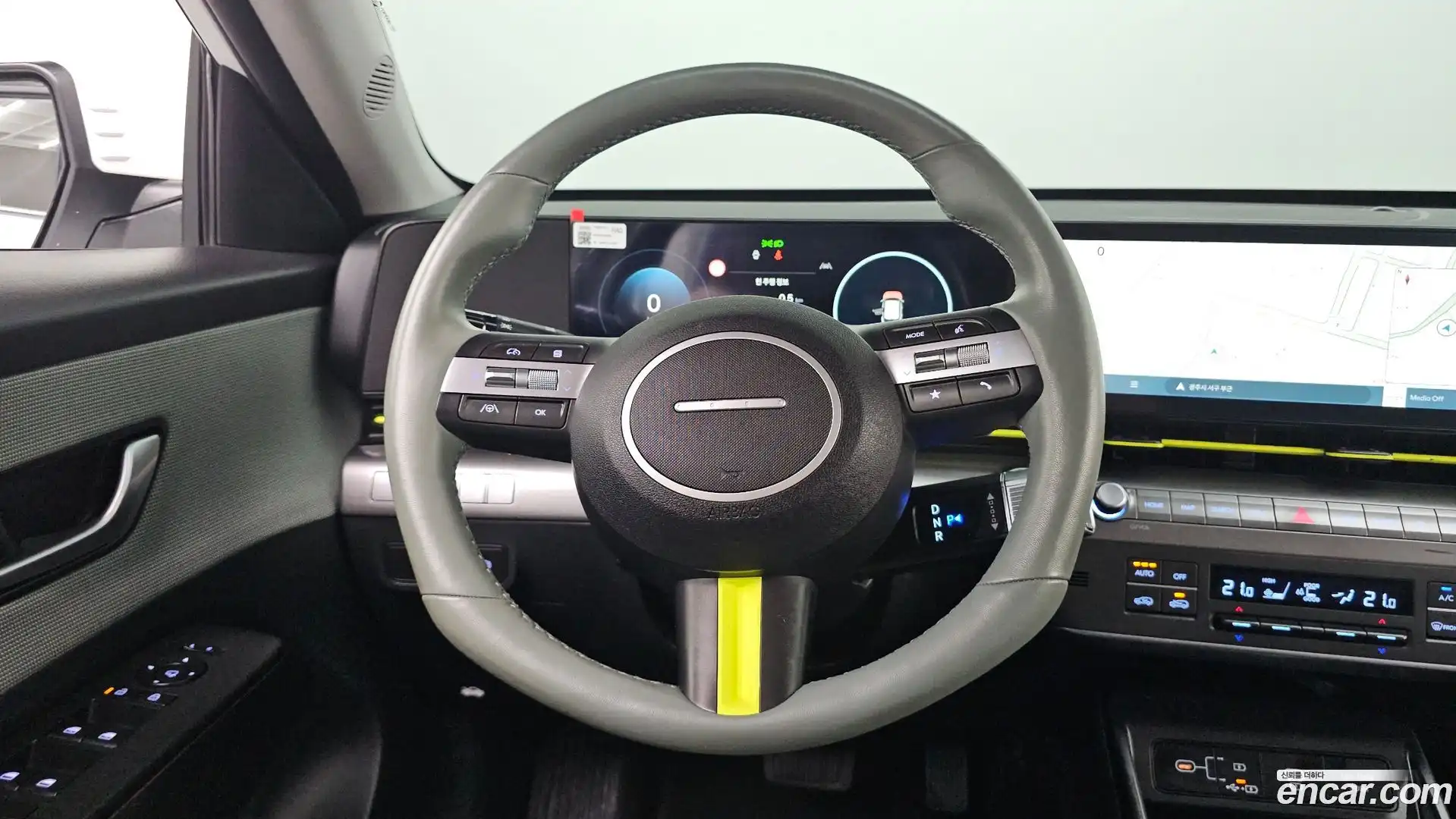Kona Hyundai 2023.8-OPTION-015