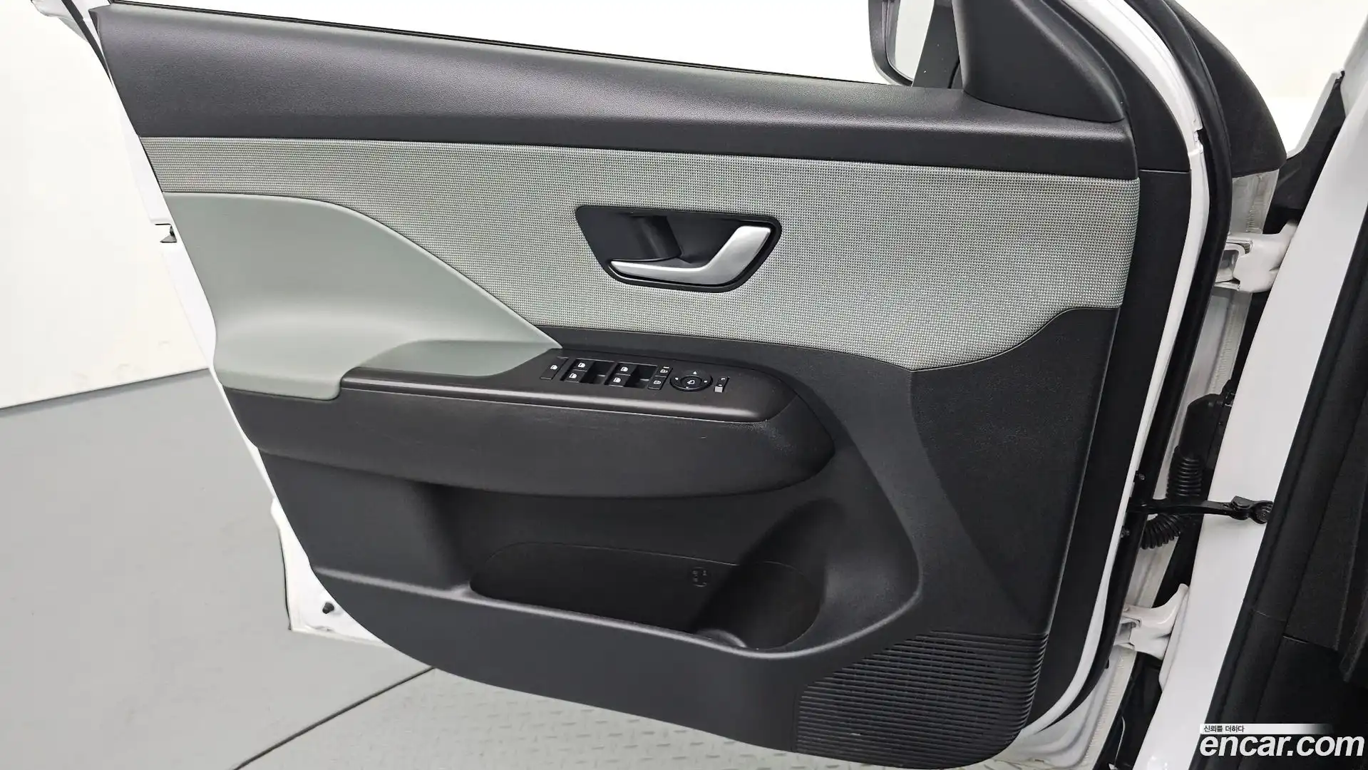 Kona Hyundai 2023.8-INNER-034