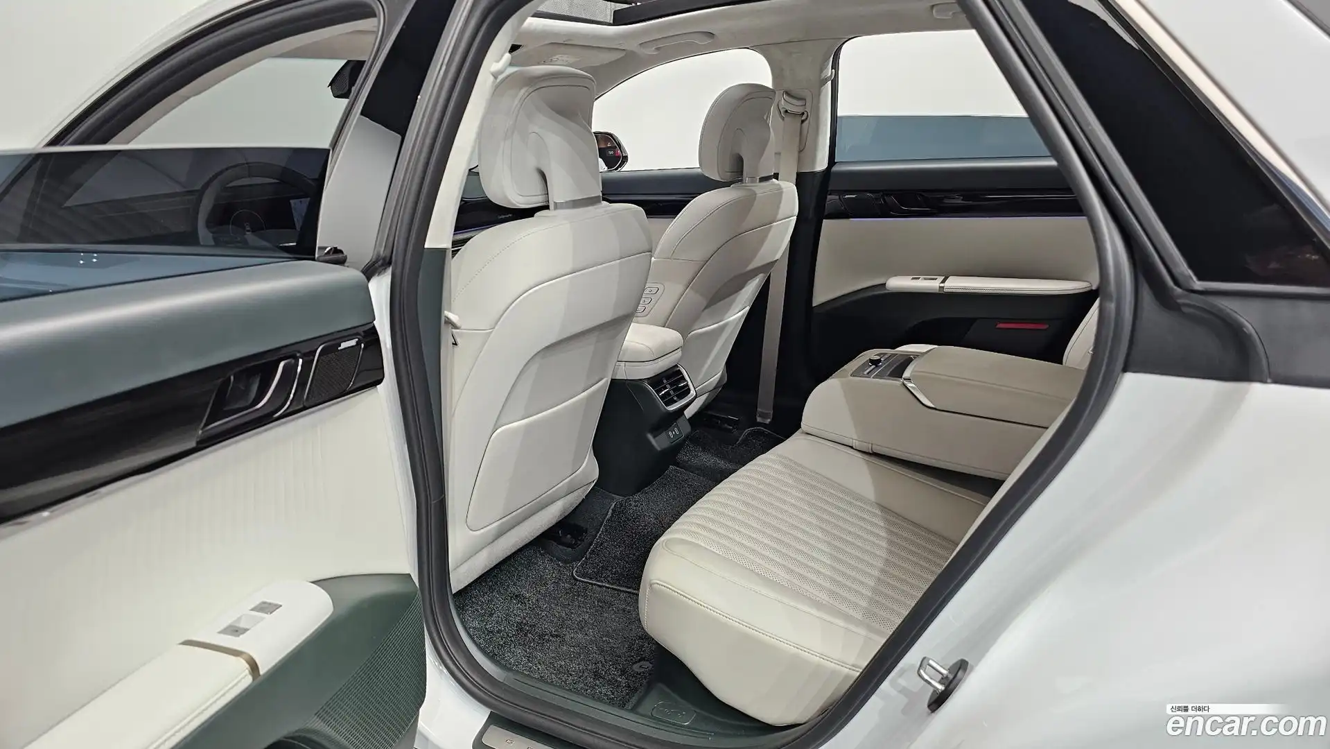 Grandeur Hyundai 2024.6-OPTION-016