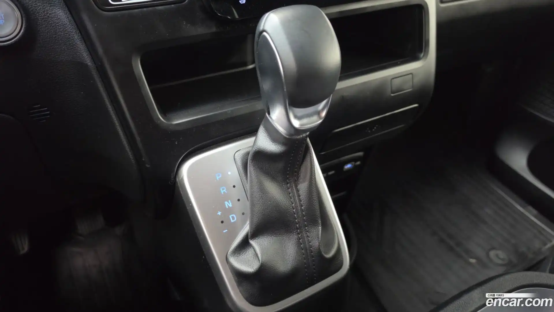 Staria Hyundai 2022.1-INNER-009