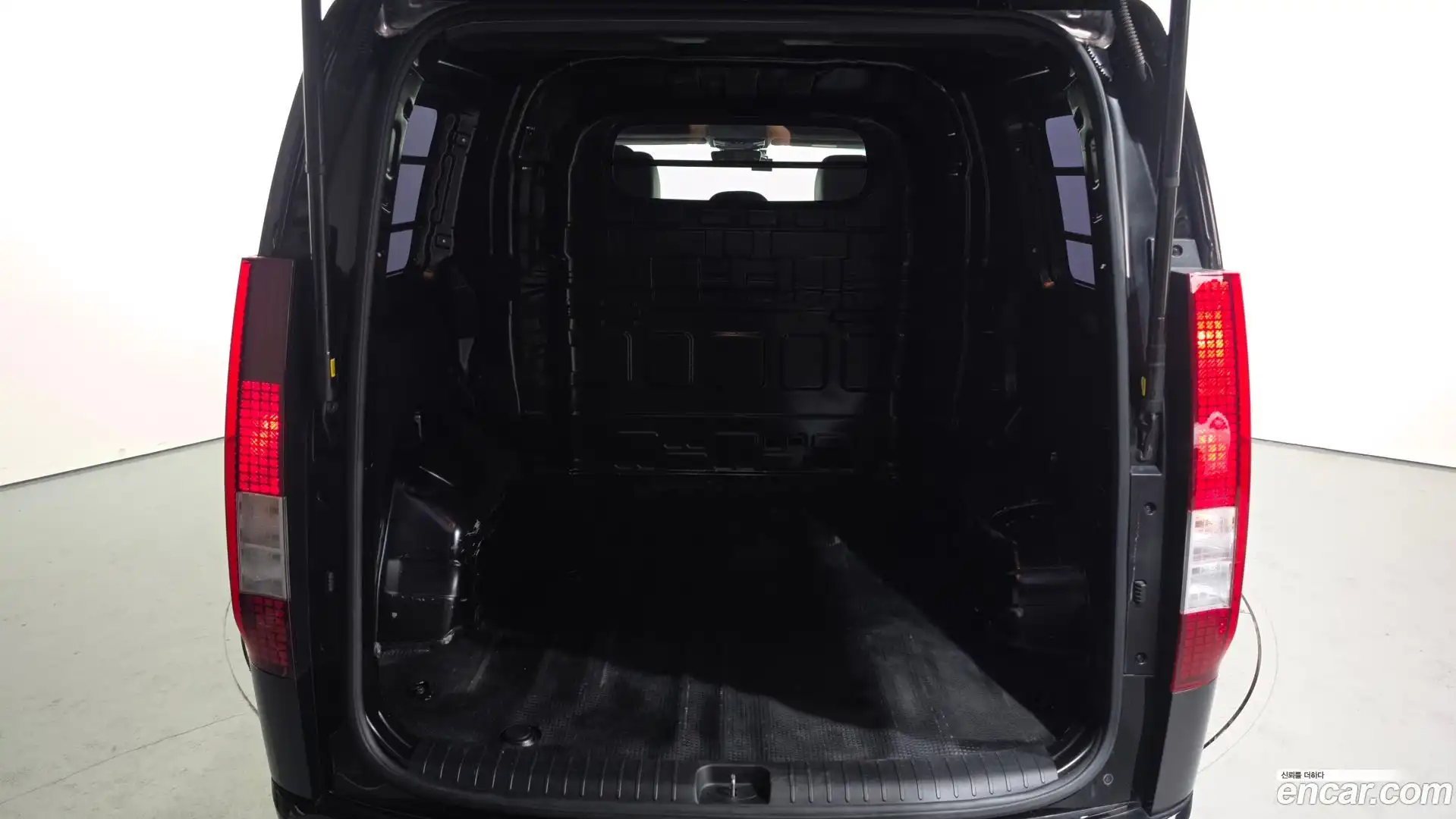 Staria Hyundai 2022.1-OPTION-023