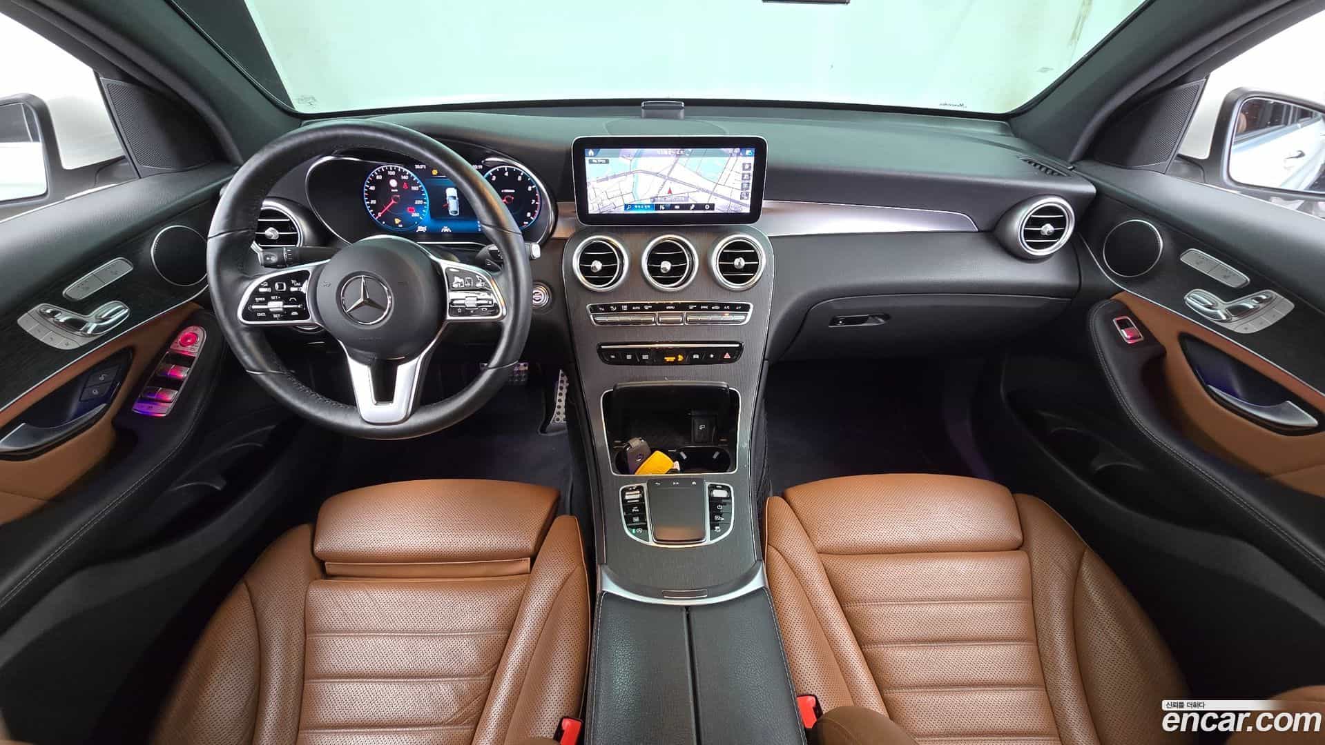 GLC-Class Mercedes-Benz 2020.3-INNER-007