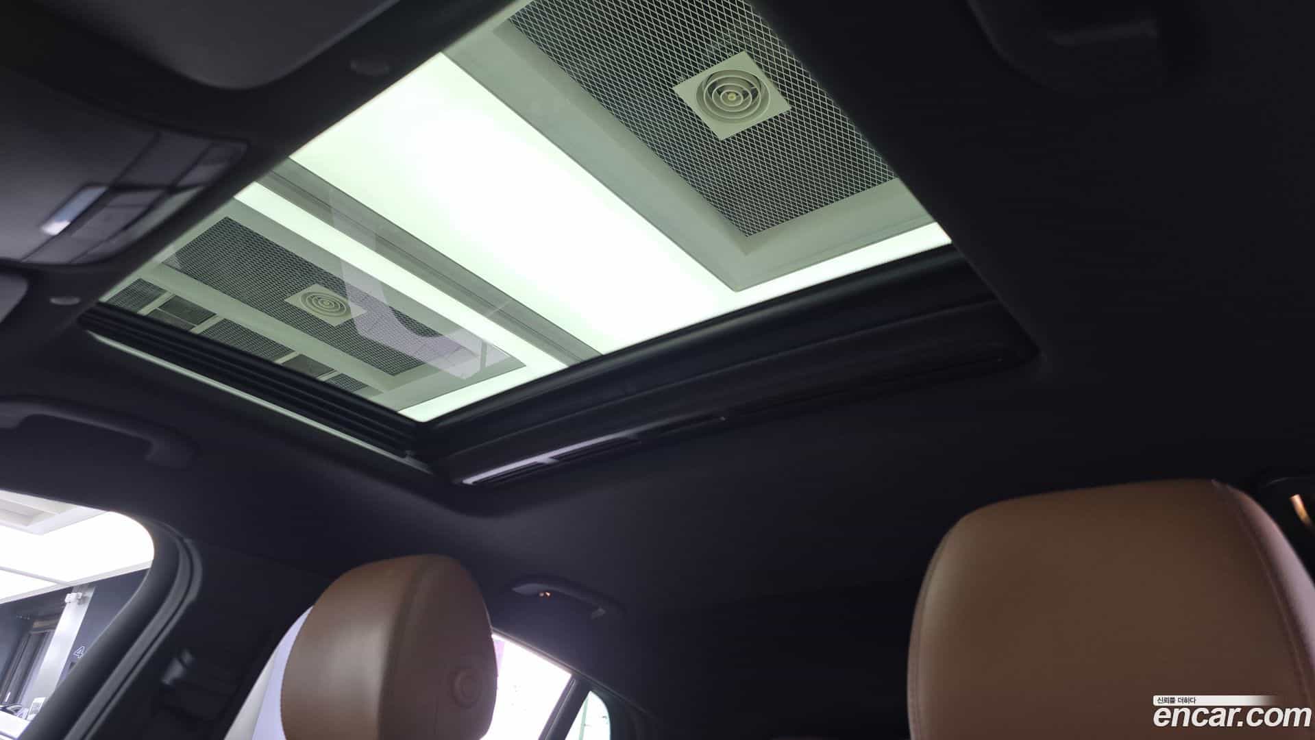 GLC-Class Mercedes-Benz 2020.3-OPTION-019