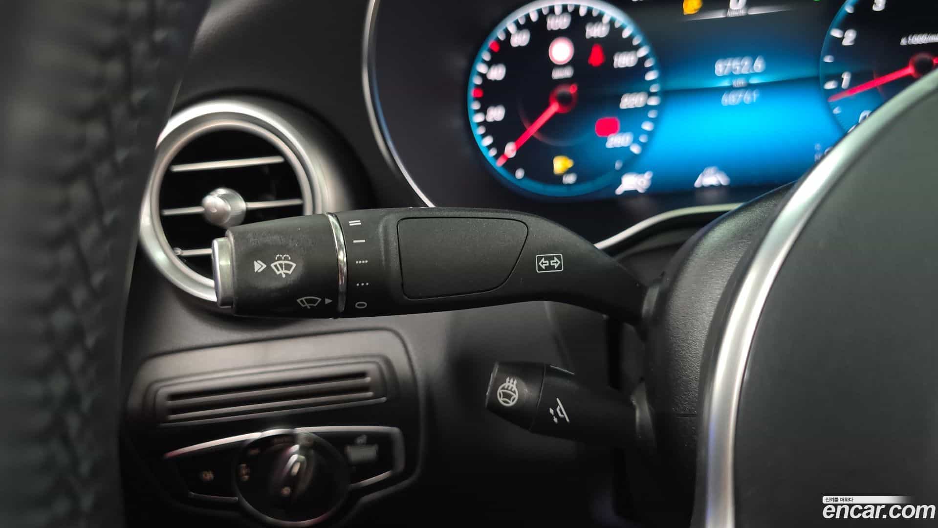 GLC-Class Mercedes-Benz 2020.3-OPTION-040