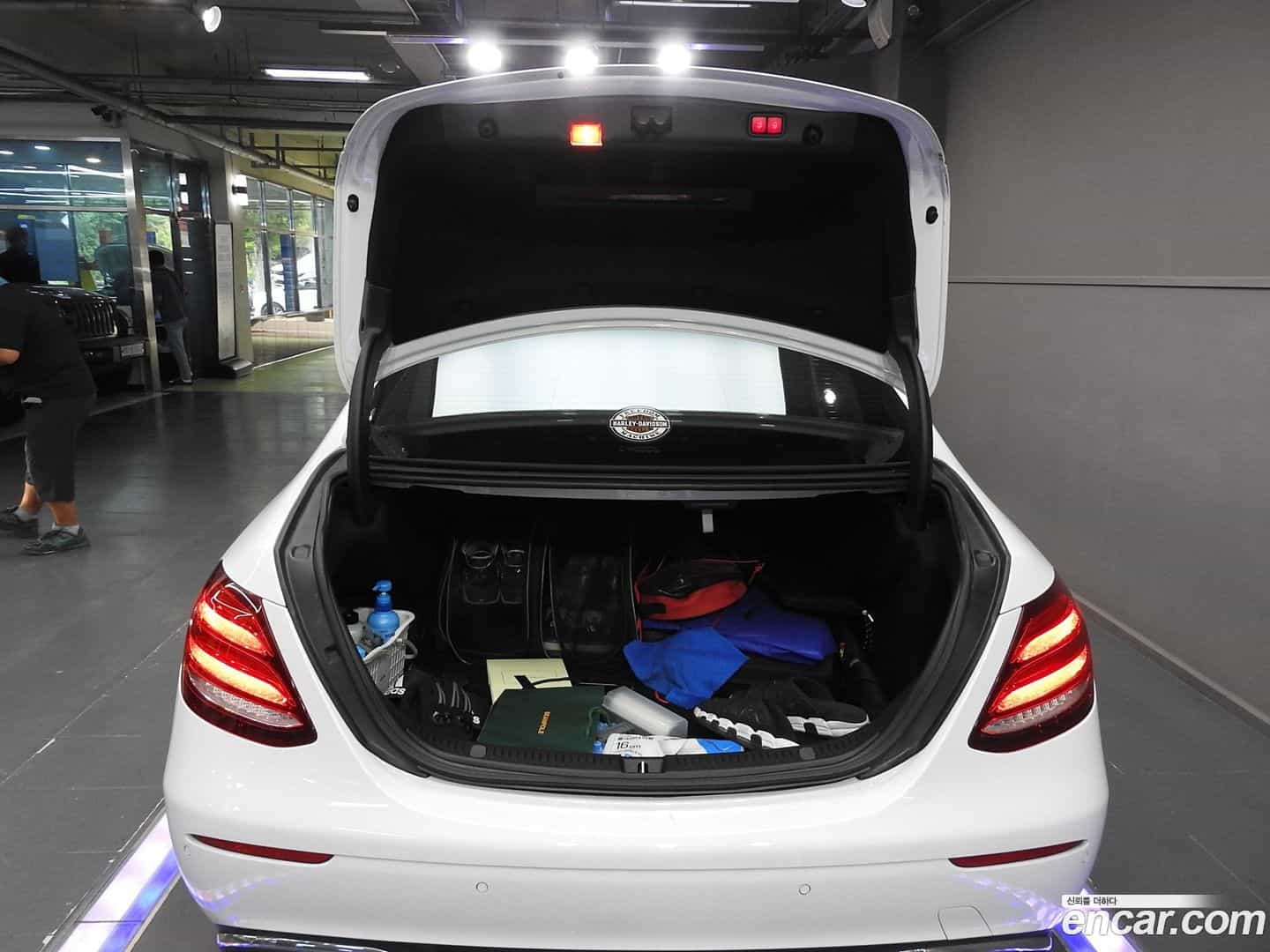 E-Class Mercedes-Benz 2017.5-OPTION-018
