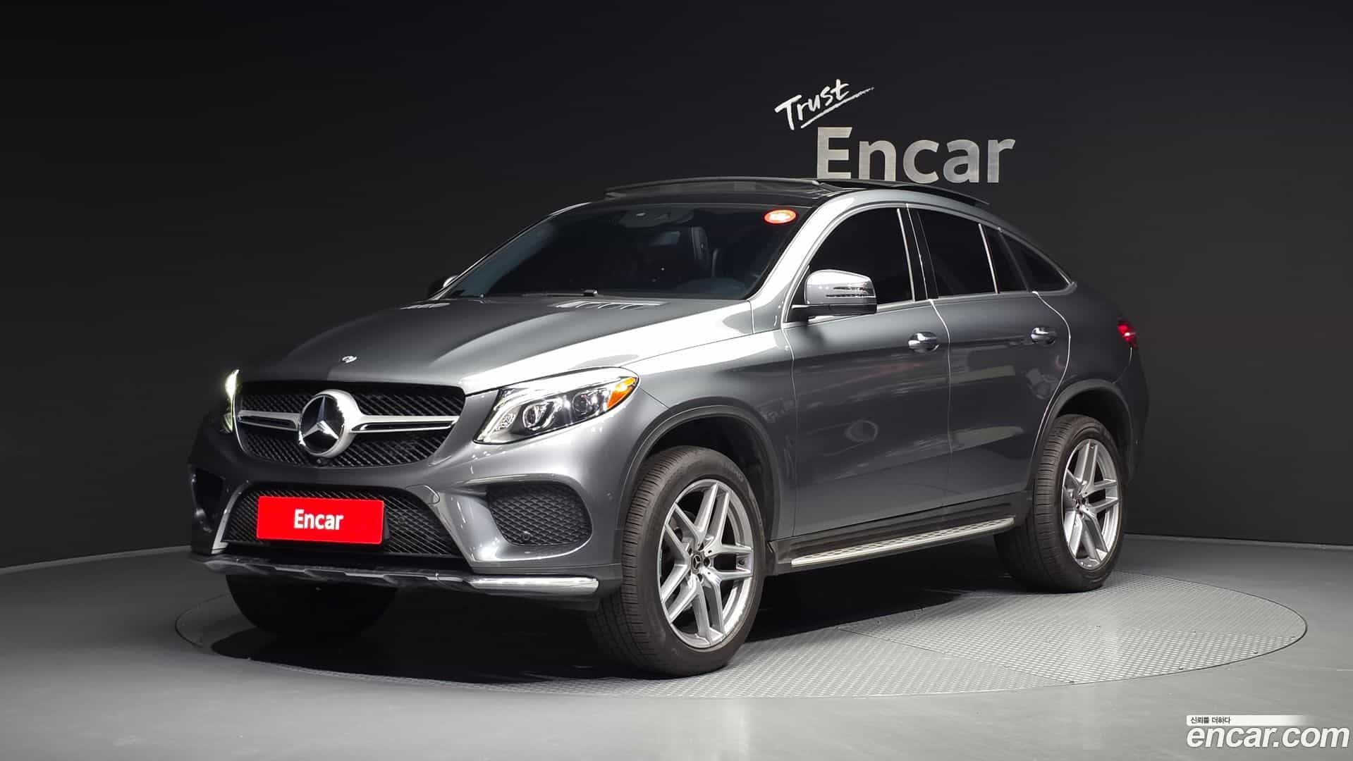 GLE-Class Mercedes-Benz 2017.4-OUTER-001
