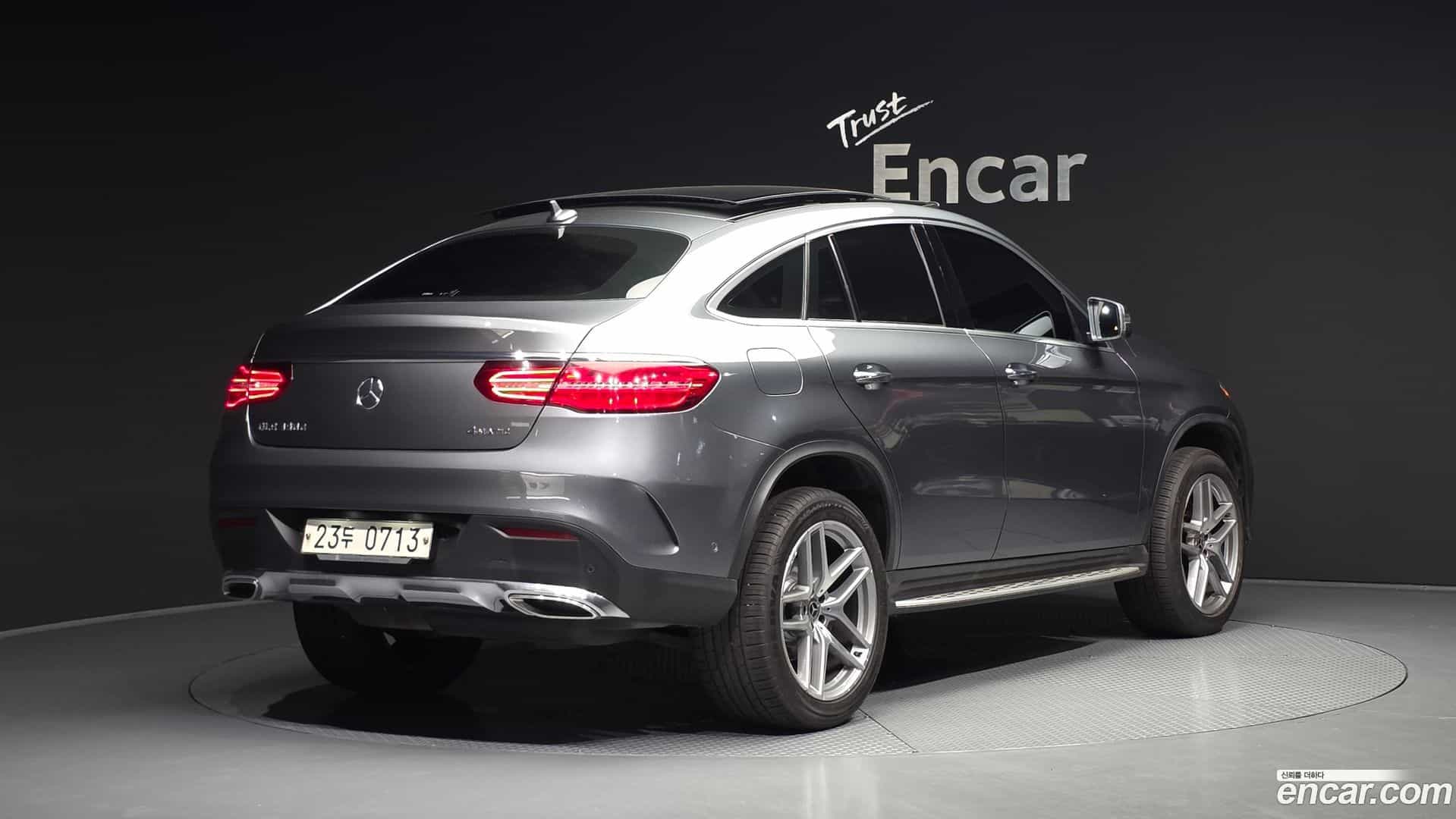 GLE-Class Mercedes-Benz 2017.4-OUTER-002