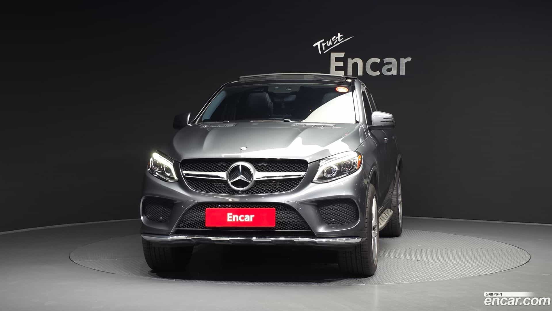 GLE-Class Mercedes-Benz 2017.4-OUTER-003