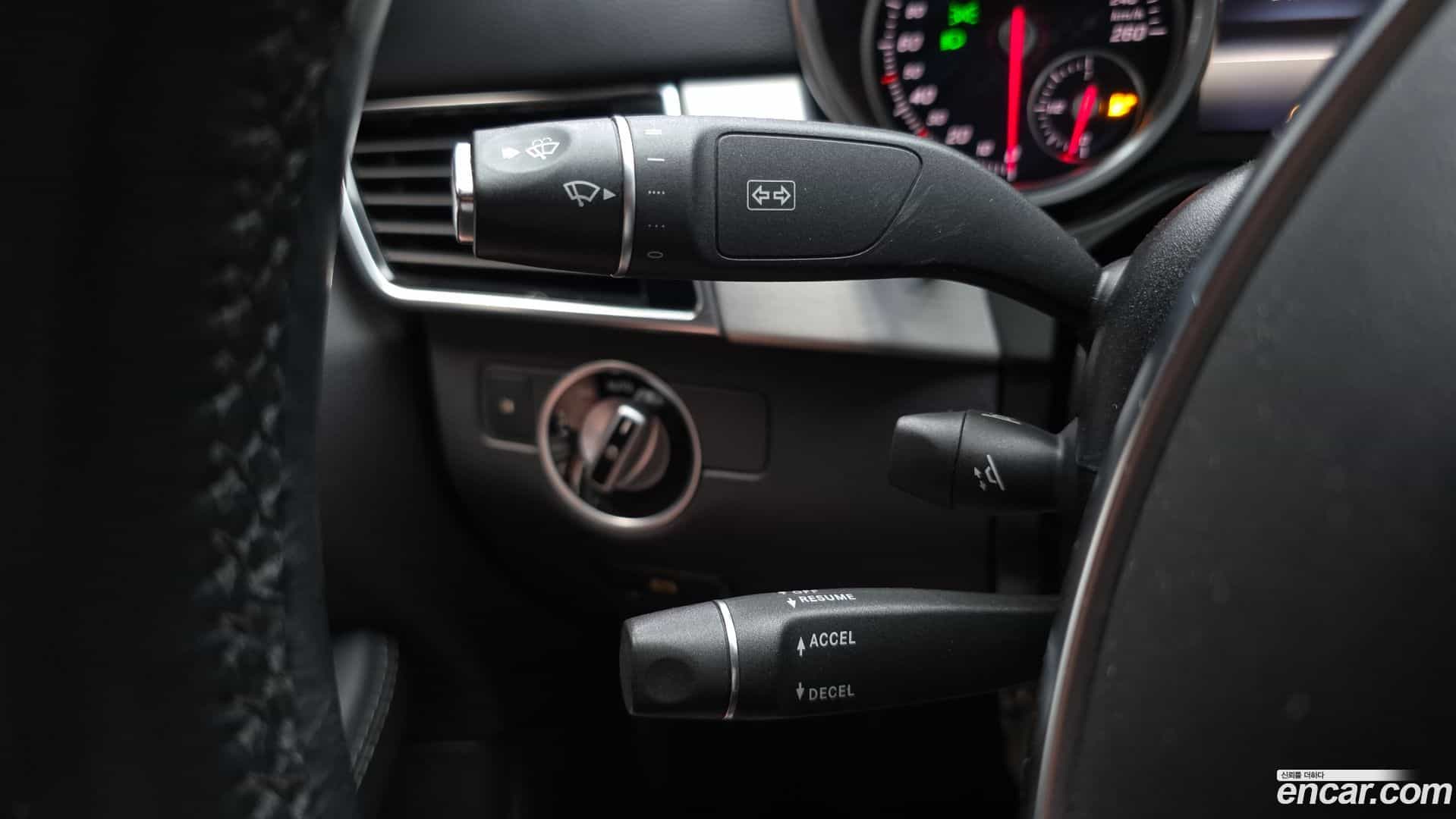 GLE-Class Mercedes-Benz 2017.4-OPTION-020