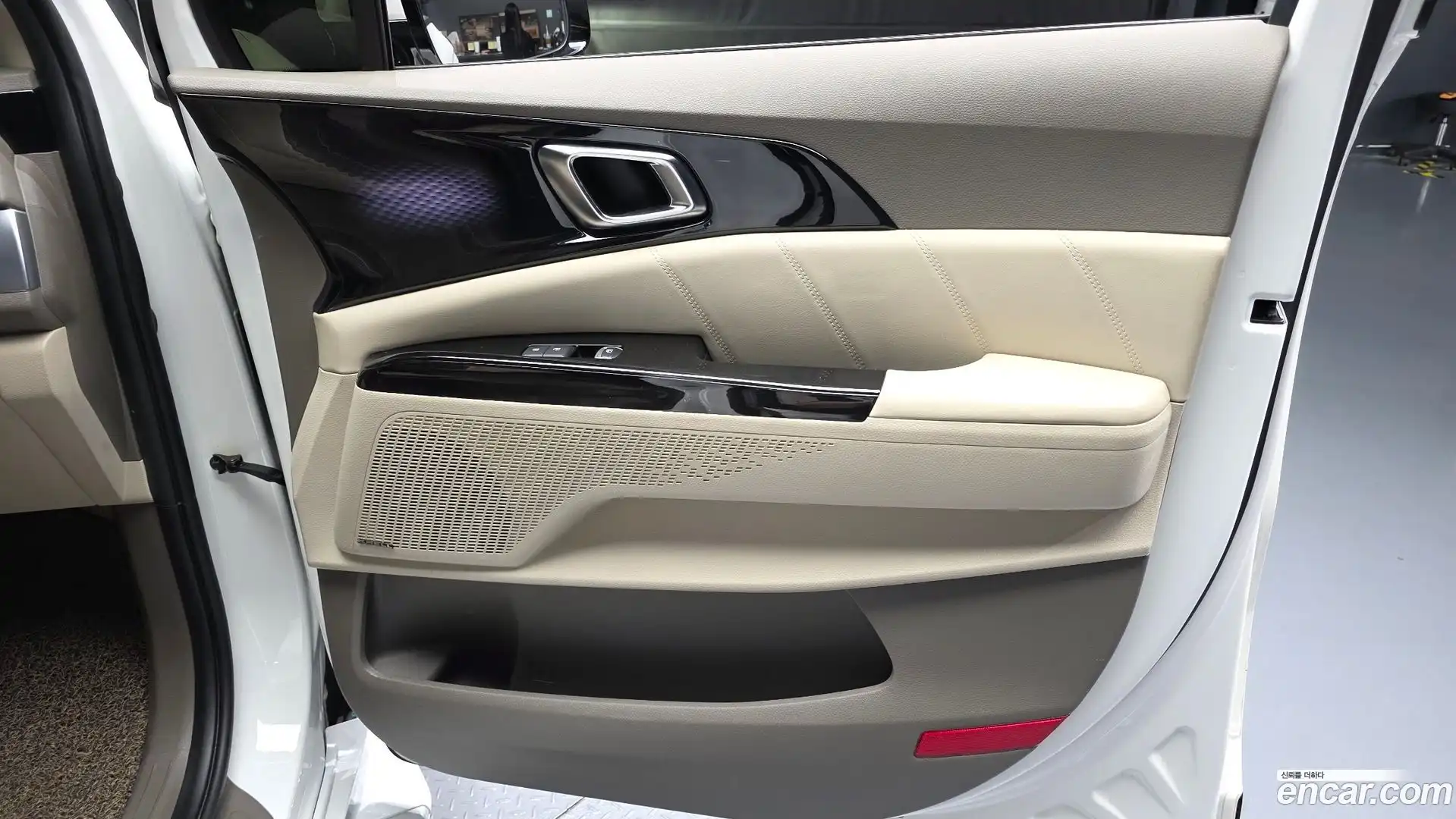 Canival Kia 2022.1-INNER-034