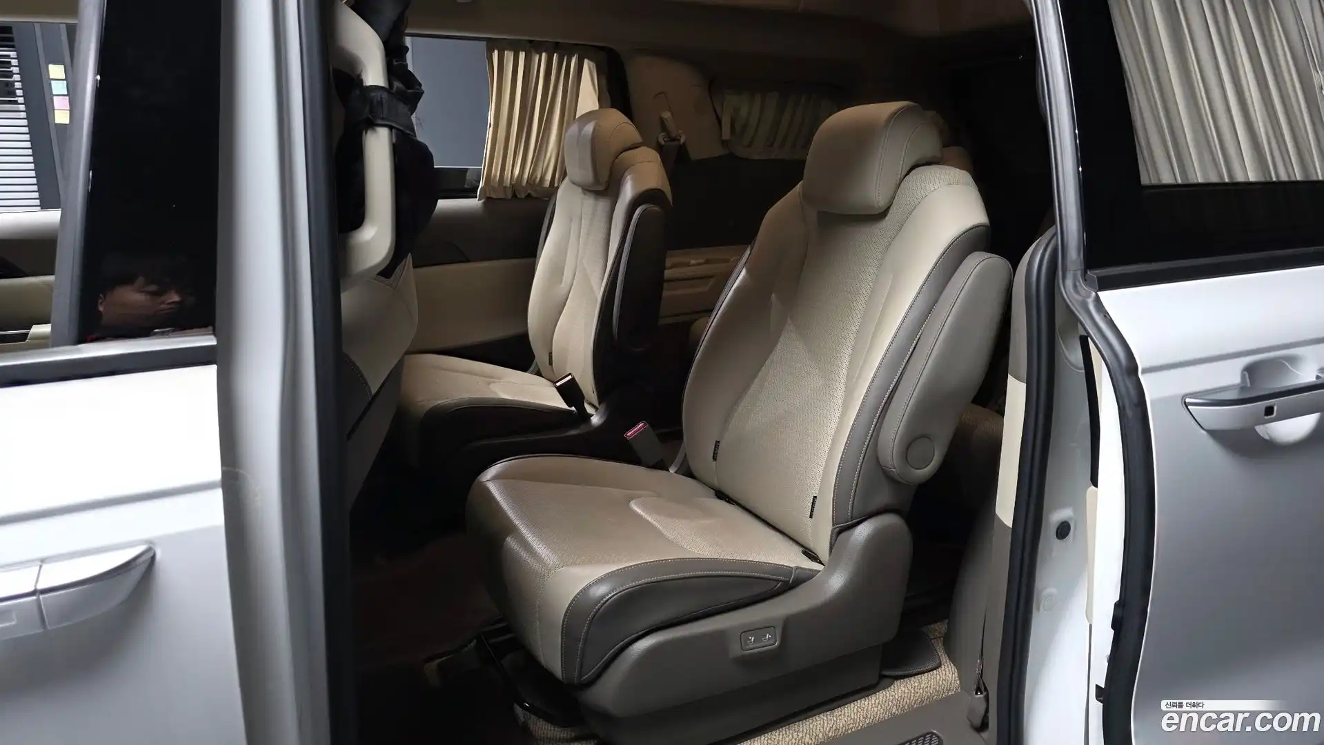 Canival Kia 2022.1-INNER-036