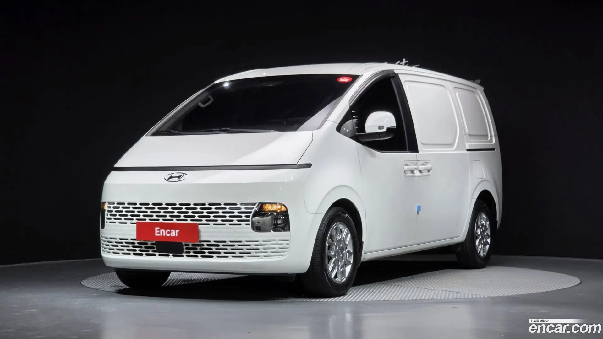 Main__Slider__Photo:Staria Hyundai 2021.8-0