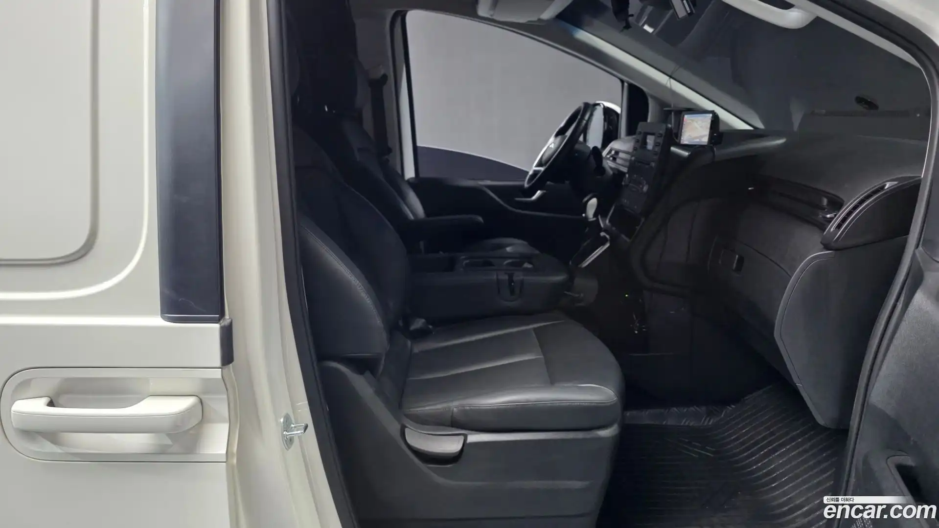 Staria Hyundai 2021.8-OPTION-015