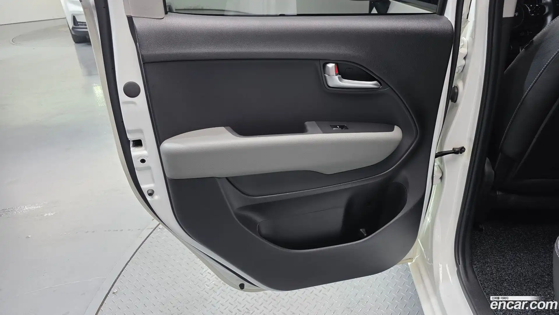 RAY Kia 2023.9-INNER-035