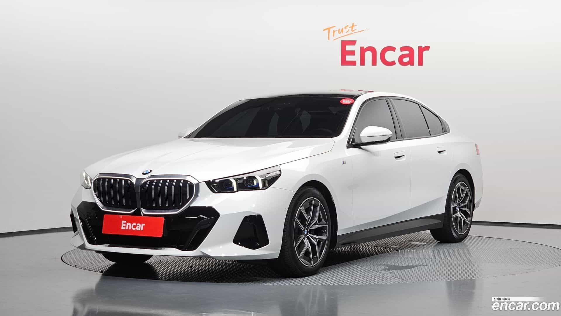 5-Series BMW 2025.8-OUTER-001