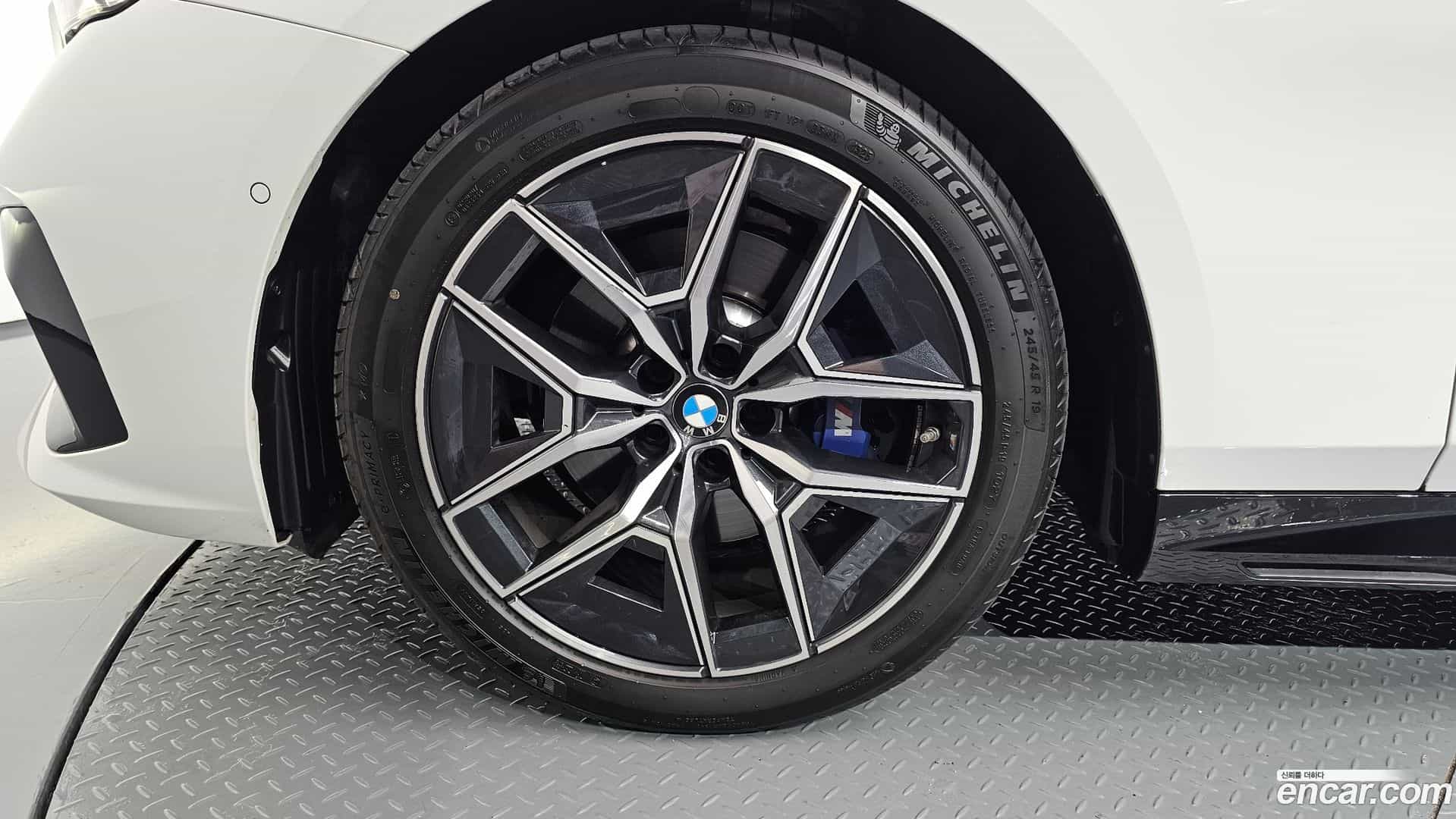 5-Series BMW 2025.8-OUTER-005