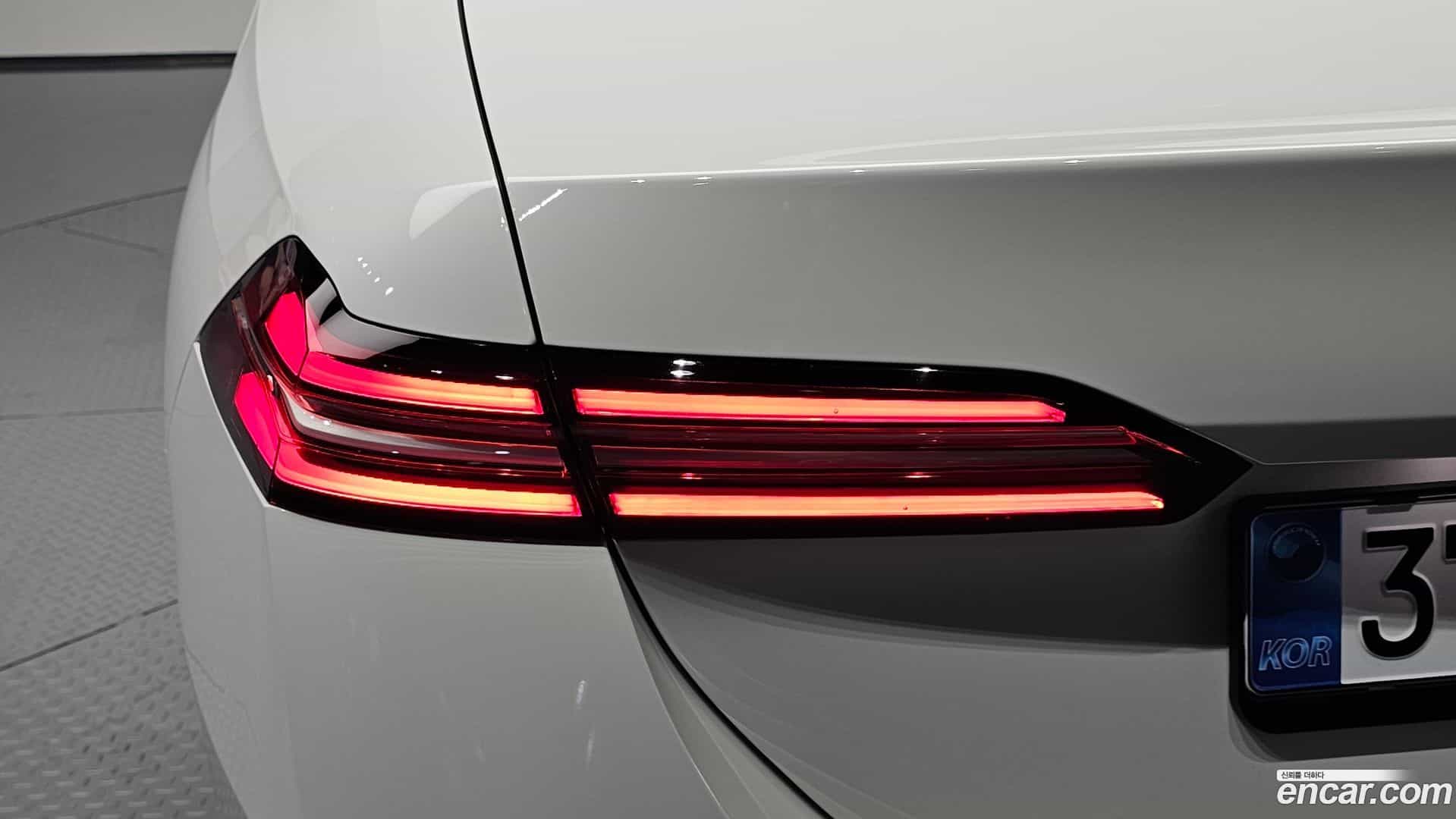 5-Series BMW 2025.8-OUTER-033