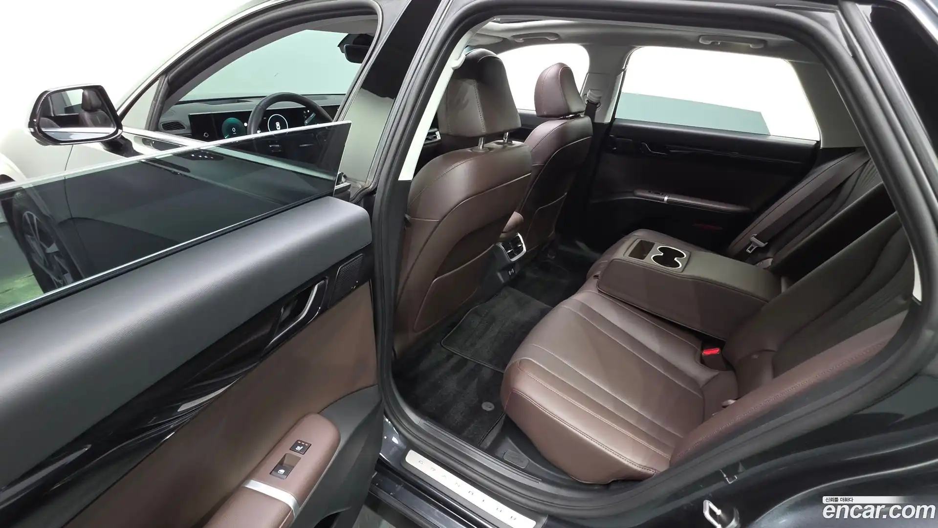 Grandeur Hyundai 2023.1-OPTION-015