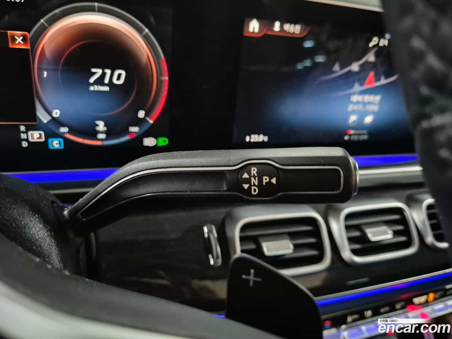 GLE-Class Mercedes-Benz 2021.4-INNER-009