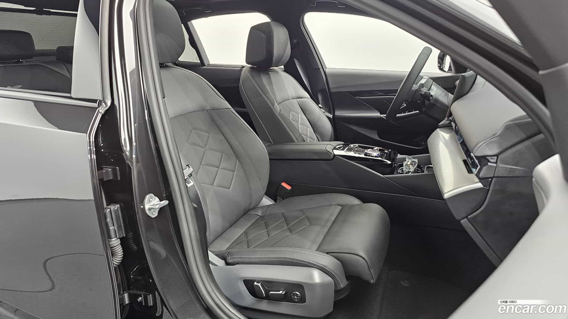 5-Series BMW 2025.6-INNER-036