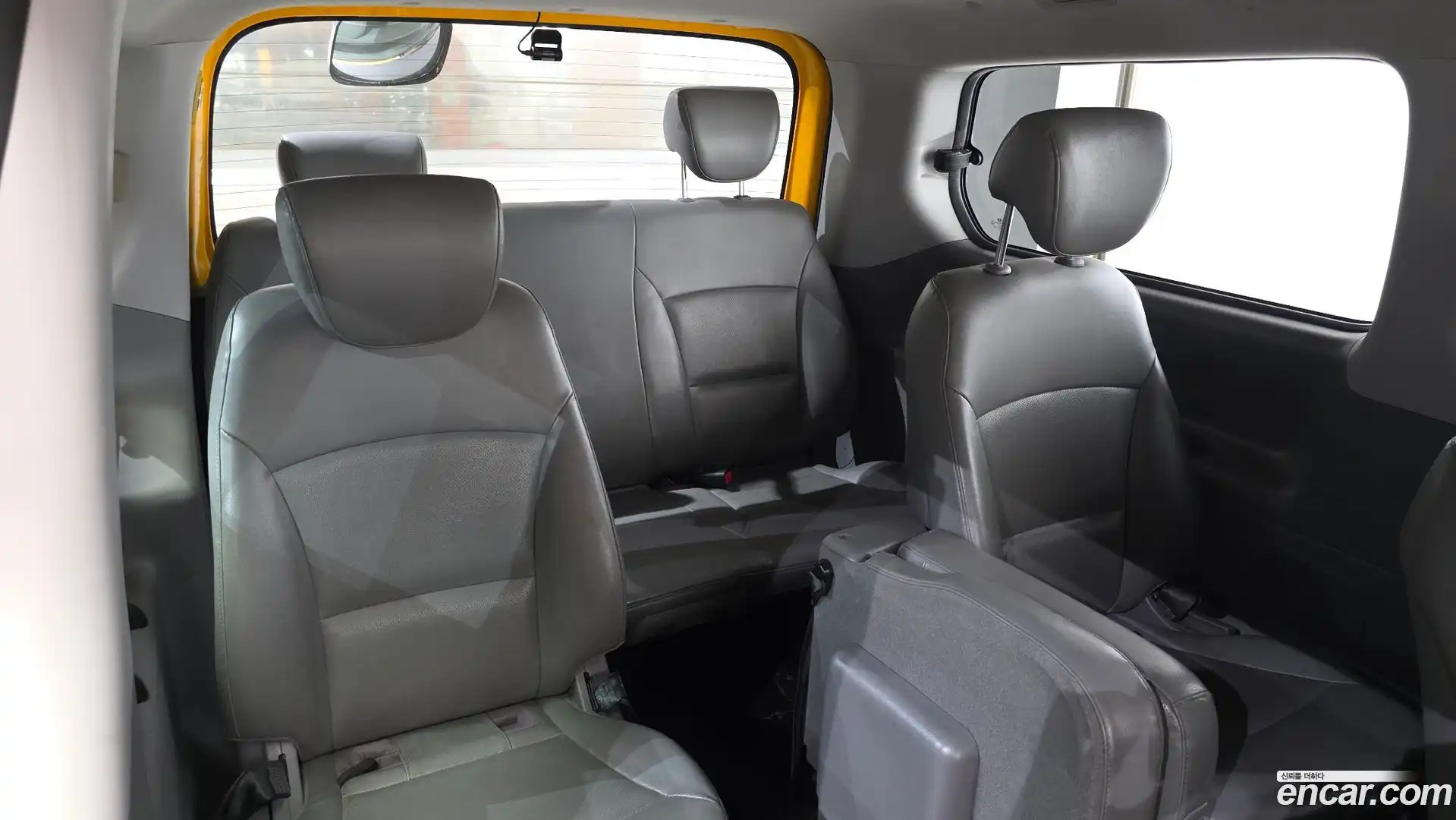 Starex Hyundai 2018.9-OPTION-015