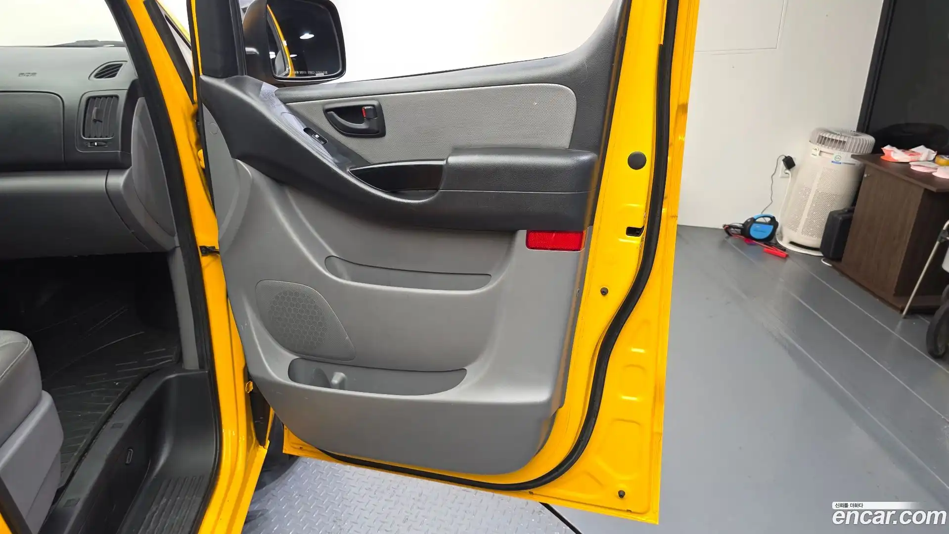 Starex Hyundai 2018.9-INNER-035