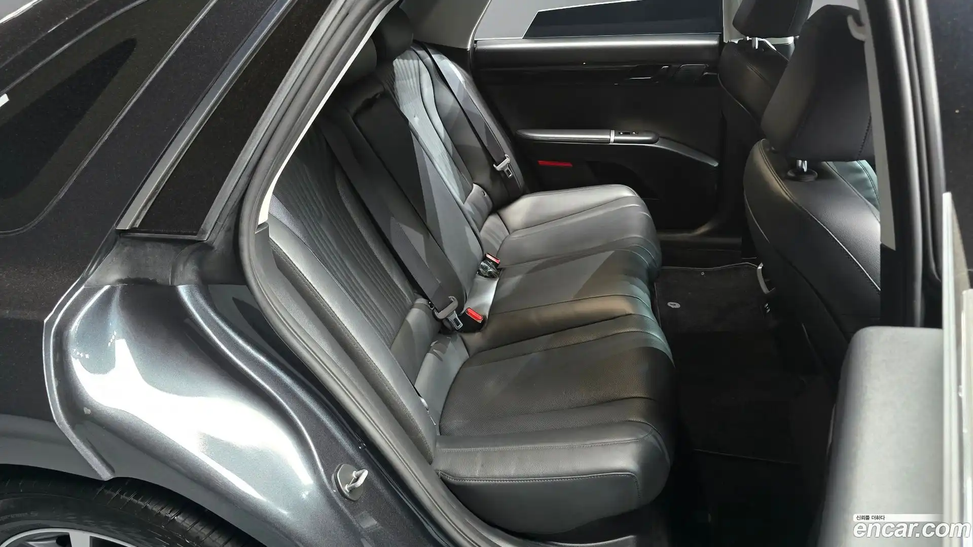 Grandeur Hyundai 2023.0-OPTION-015