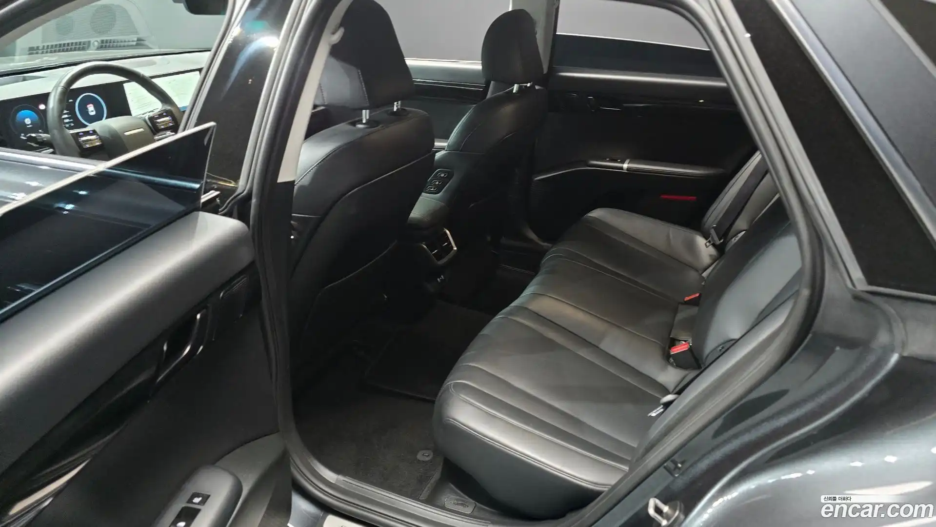 Grandeur Hyundai 2023.0-OPTION-016