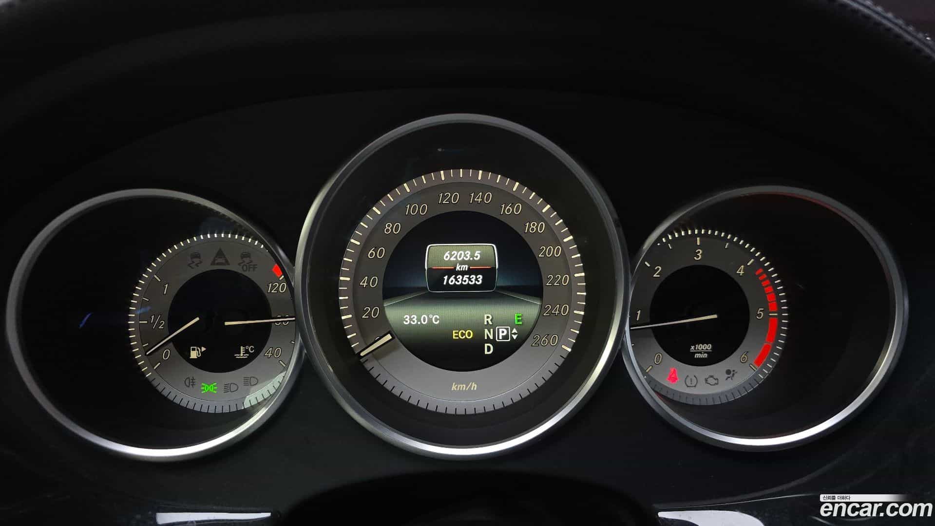 CLS-Class Mercedes-Benz 2016.1-INNER-008