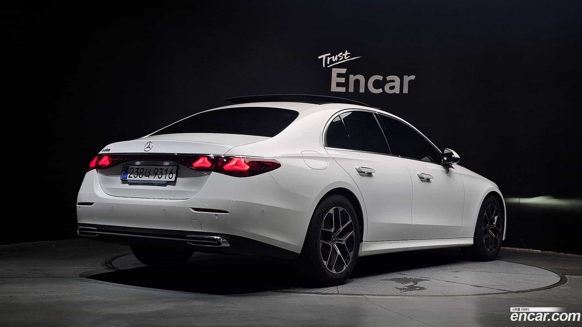 E-Class Mercedes-Benz 2024.8-OUTER-002