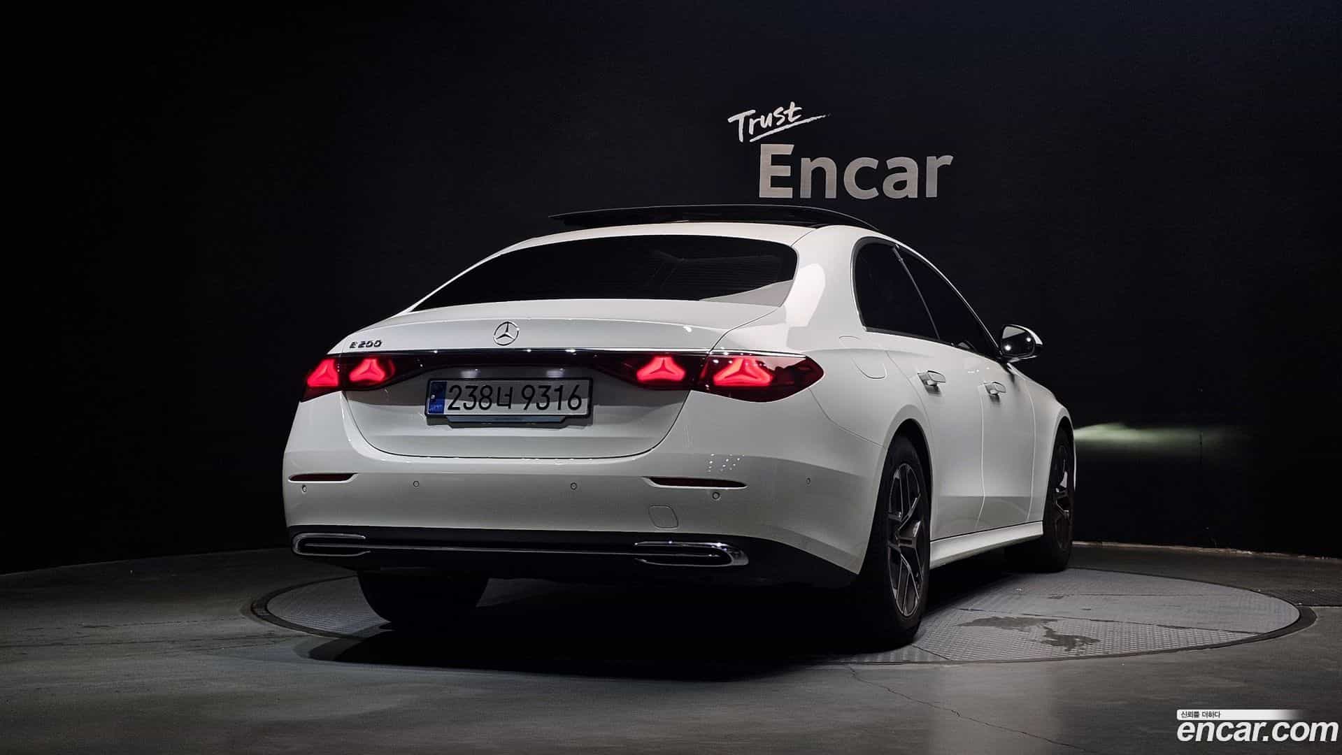 E-Class Mercedes-Benz 2024.8-OUTER-004