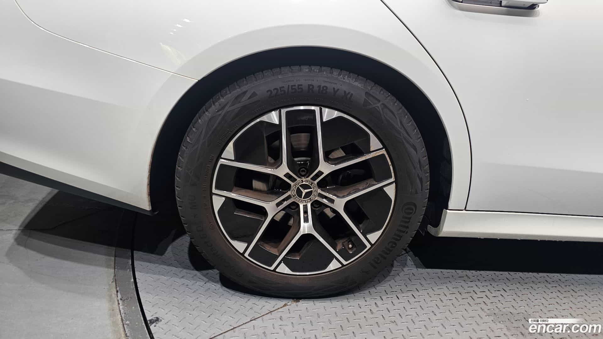 E-Class Mercedes-Benz 2024.8-OUTER-005