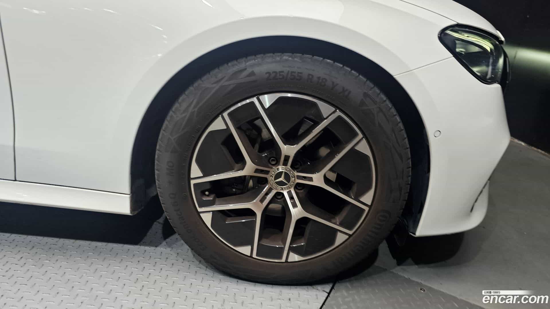 E-Class Mercedes-Benz 2024.8-OUTER-031